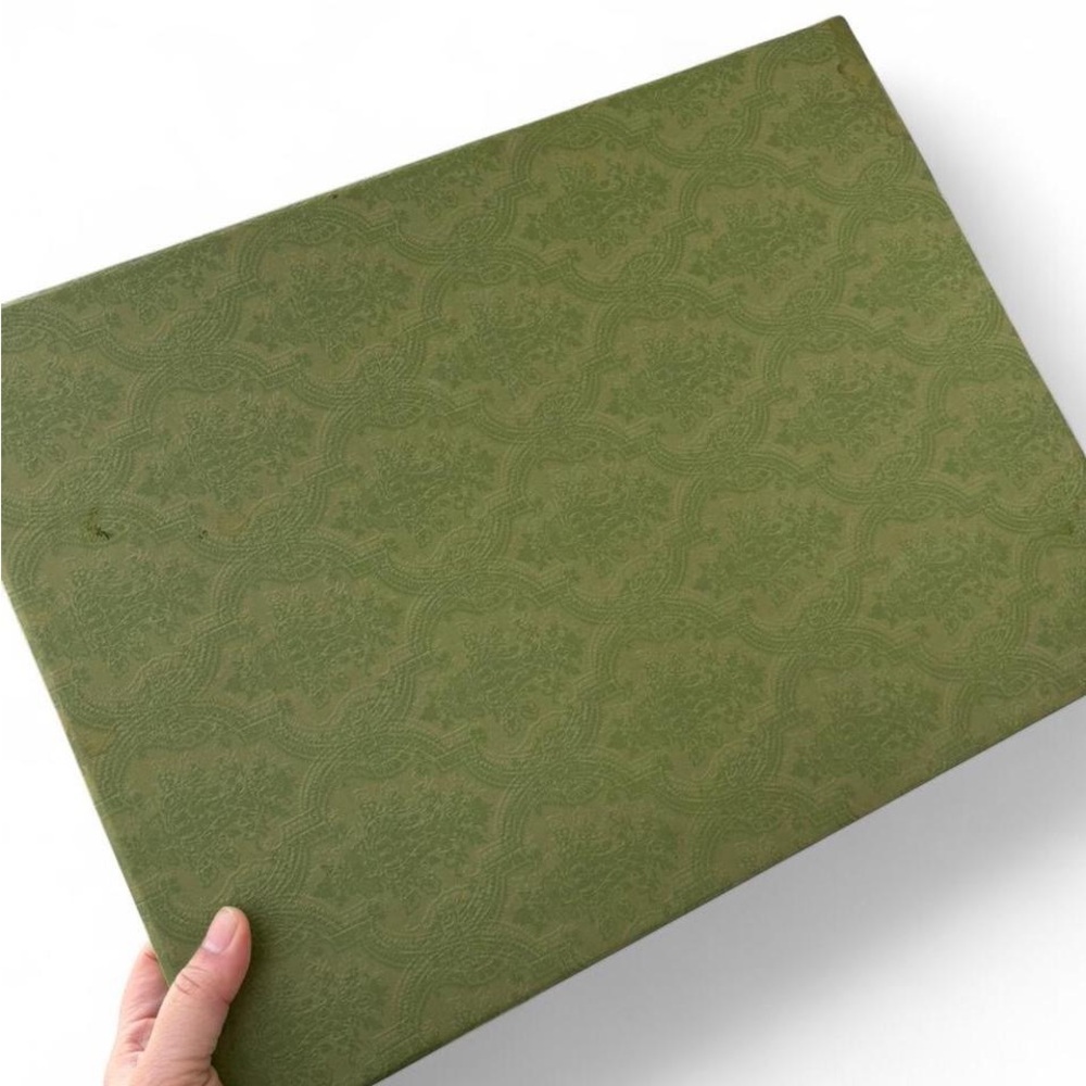 Gucci Green Patterned Emptybox With Pink Ribbon - image 2